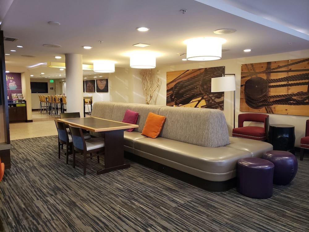 Comfort Inn & Suites Baltimore Buitenkant foto