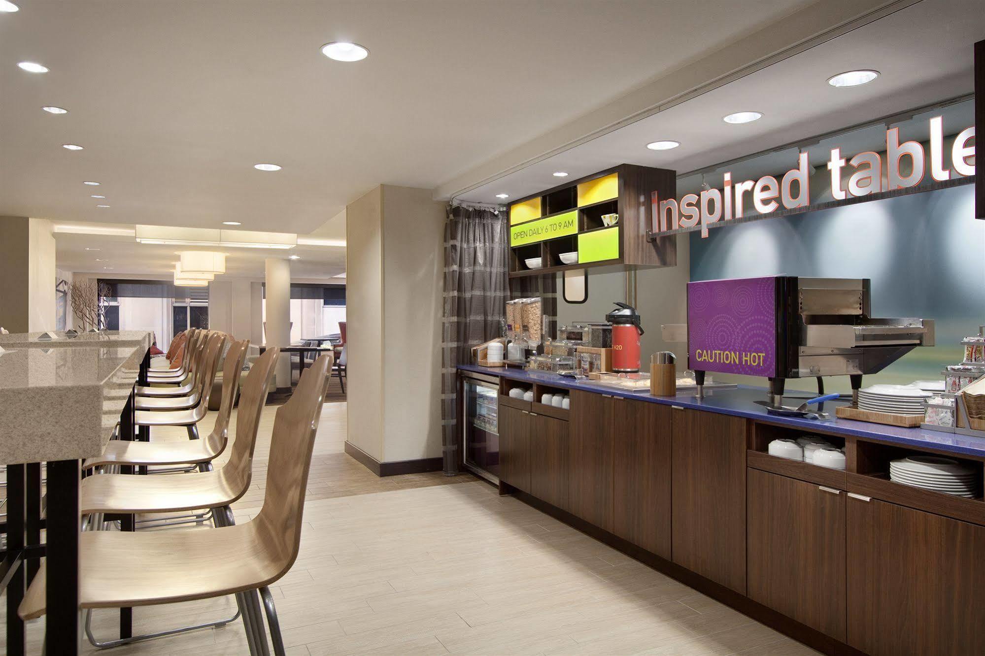 Comfort Inn & Suites Baltimore Buitenkant foto
